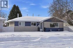 57 Murphy CRESCENT  Saskatoon, SK S7J 2T5