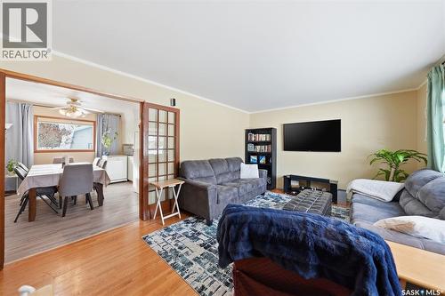 57 Murphy Crescent, Saskatoon, SK - Indoor Photo Showing Living Room