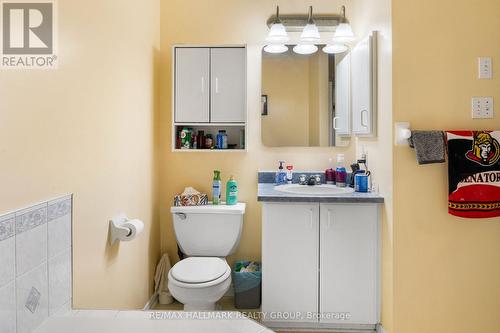 857 Nesting Way Nw, Ottawa, ON - Indoor Photo Showing Bathroom