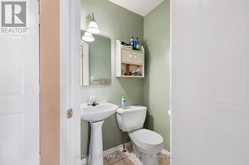 857 Nesting Way Nw, Ottawa, ON - Indoor Photo Showing Bathroom