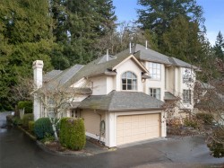 501-510 Marsett Pl  Saanich, BC V8Z 7J1