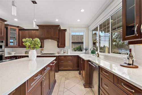4973 La Quinta Pl, Saanich, BC 