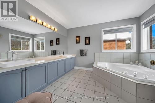 1340 Whitewater Lane, Mississauga, ON - Indoor Photo Showing Bathroom