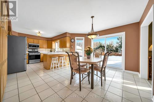 1340 Whitewater Lane, Mississauga, ON - Indoor Photo Showing Dining Room