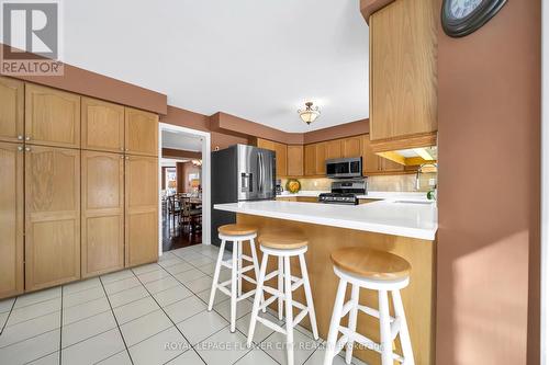 1340 Whitewater Lane, Mississauga, ON - Indoor Photo Showing Kitchen