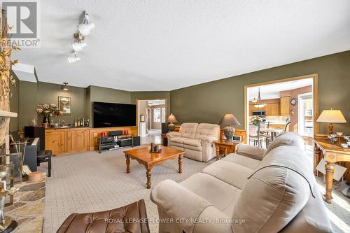 1340 Whitewater Lane, Mississauga, ON - Indoor Photo Showing Living Room With Fireplace