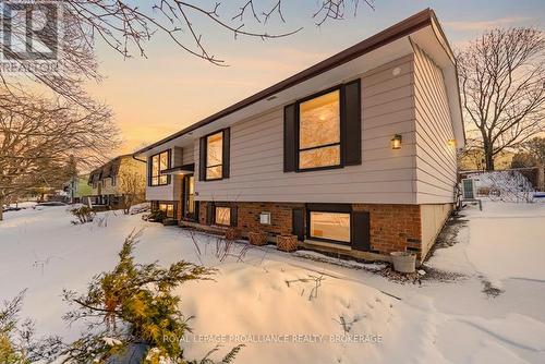 796 HILLSIDE DRIVE  Kingston (South Of Taylor-Kidd Blvd), ON K7M 5Y8