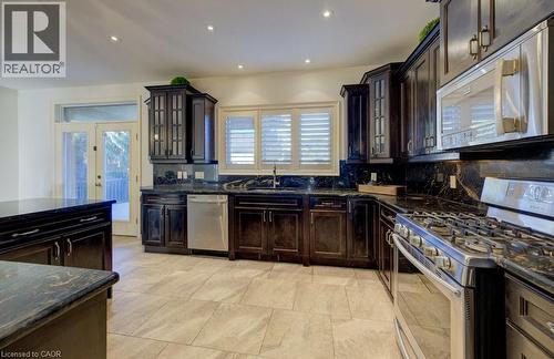 6379 Christopher Crescent, Niagara Falls, ON - Indoor Photo Showing Kitchen