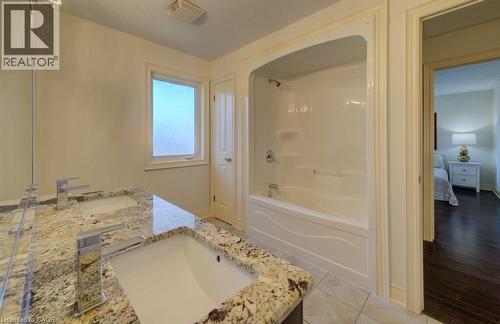 6379 Christopher Crescent, Niagara Falls, ON - Indoor Photo Showing Bathroom