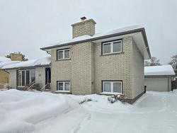 619 THORNLOE Drive  Thunder Bay, ON P7C 5L1