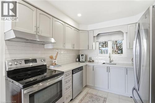 14 Basin Crescent, Hamilton, ON - Indoor Photo Showing Kitchen With Upgraded Kitchen