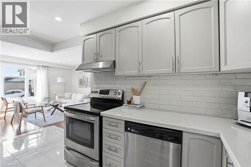 14 Basin Crescent, Hamilton, ON - Indoor Photo Showing Kitchen