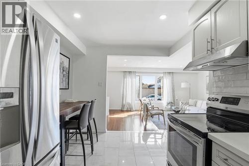 14 Basin Crescent, Hamilton, ON - Indoor Photo Showing Kitchen