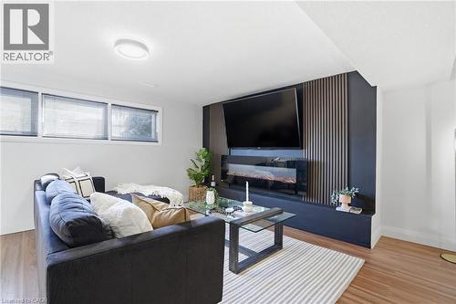 14 Basin Crescent, Hamilton, ON - Indoor Photo Showing Living Room