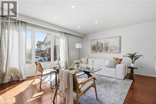 14 Basin Crescent, Hamilton, ON - Indoor Photo Showing Living Room