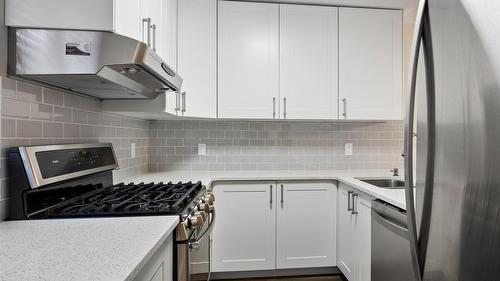 14-145 Nicola Street, Kamloops, BC - Indoor Photo Showing Kitchen With Upgraded Kitchen