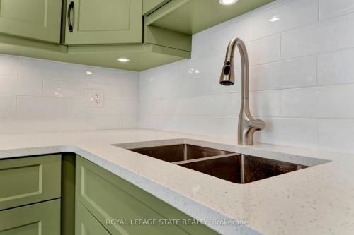 144 Ravenbury Drive, Hamilton, ON - Indoor Photo Showing Kitchen With Double Sink