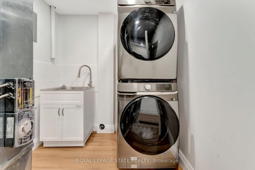 144 Ravenbury Drive, Hamilton, ON - Indoor Photo Showing Laundry Room