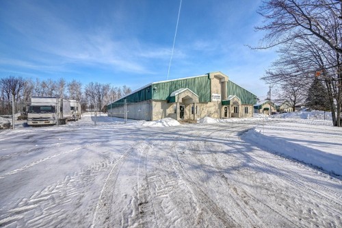 Front of Structure - 15 Rue Des Entreprises, Sainte-Anne-Des-Plaines, QC - Outdoor
