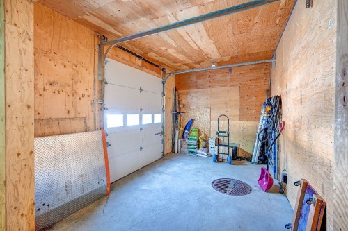 Interior - 15 Rue Des Entreprises, Sainte-Anne-Des-Plaines, QC - Indoor Photo Showing Garage