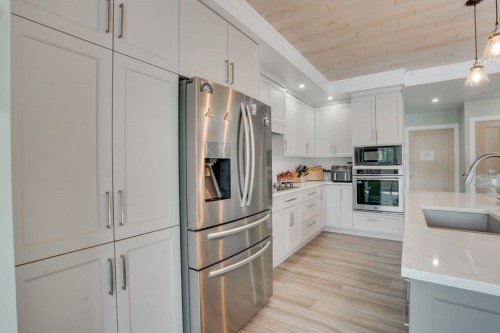 Cuisine - 394 Ch. De La Perdrix, Cantley, QC - Indoor Photo Showing Kitchen With Upgraded Kitchen