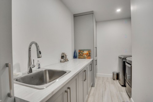Salle de lavage - 394 Ch. De La Perdrix, Cantley, QC - Indoor Photo Showing Laundry Room
