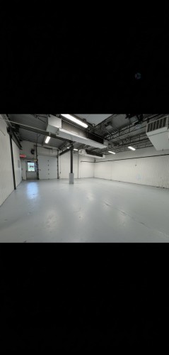 Warehouse - 16800 Rue Charles, Mirabel, QC - Indoor Photo Showing Garage