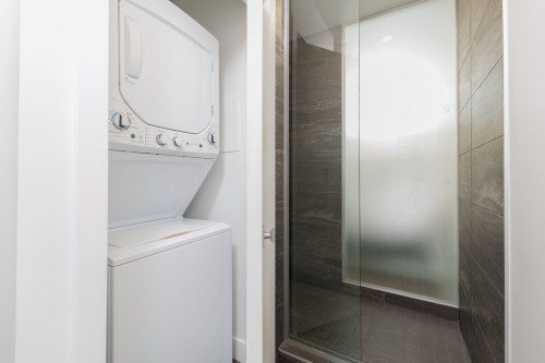 Powder room - 217-1800 Boul. René-Lévesque O., Montréal (Ville-Marie), QC - Indoor Photo Showing Laundry Room