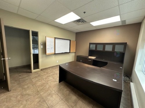 Bureau - 2750 Av. Jacques-Bureau, Laval (Chomedey), QC - Indoor
