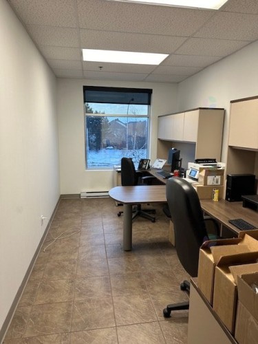Bureau - 2750 Av. Jacques-Bureau, Laval (Chomedey), QC - Indoor Photo Showing Office