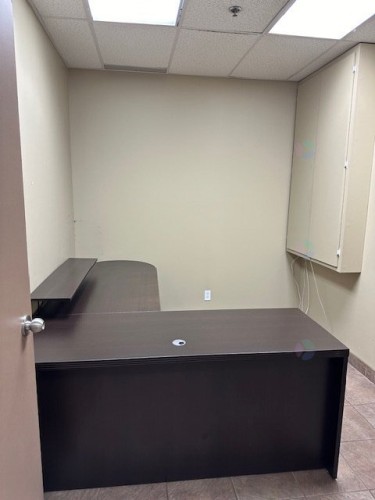 Bureau - 2750 Av. Jacques-Bureau, Laval (Chomedey), QC - Indoor