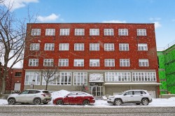 205-2500 Ch. Bates  Montréal (Côte-Des-Neiges/Notre-Dame-De-Grâce), QC H3S 1A6
