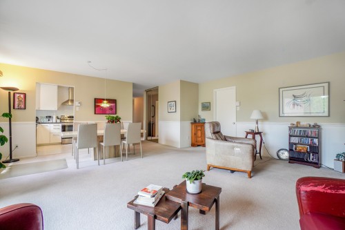 Vue d'ensemble - 301-4190 Boul. St-Jean, Dollard-Des-Ormeaux, QC - Indoor Photo Showing Living Room