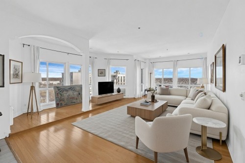 PH105-7680 Boul. Marie-Victorin  Brossard, QC J4W 3L2