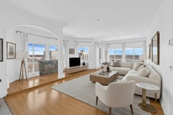 PH105-7680 Boul. Marie-Victorin  Brossard, QC J4W 3L2