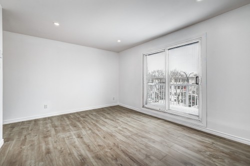 Salon - 8-11600 Boul. Langelier, Montréal (Montréal-Nord), QC - Indoor Photo Showing Other Room