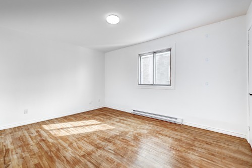 Chambre à coucher - 8-11600 Boul. Langelier, Montréal (Montréal-Nord), QC - Indoor Photo Showing Other Room