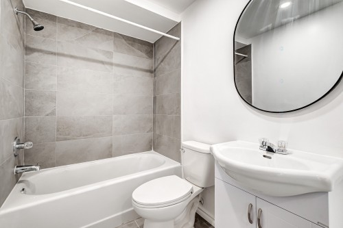 Salle de bains - 8-11600 Boul. Langelier, Montréal (Montréal-Nord), QC - Indoor Photo Showing Bathroom