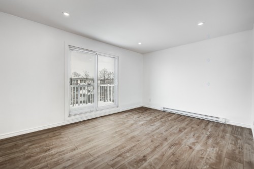 Salon - 8-11600 Boul. Langelier, Montréal (Montréal-Nord), QC - Indoor Photo Showing Other Room