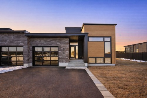 Front of Structure - 19 Rue Des Trembles, Saint-Jean-Sur-Richelieu, QC - Outdoor