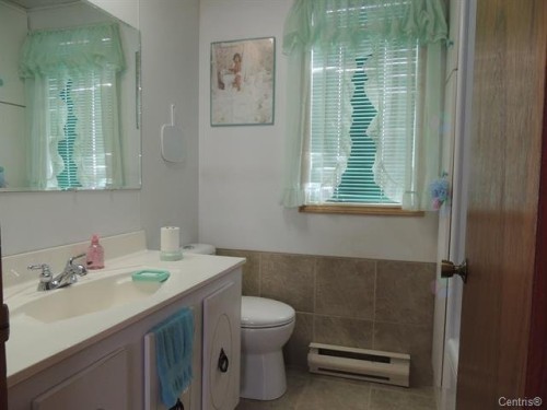 Salle de bains - 11 Rue Léonard S., Béarn, QC - Indoor Photo Showing Bathroom