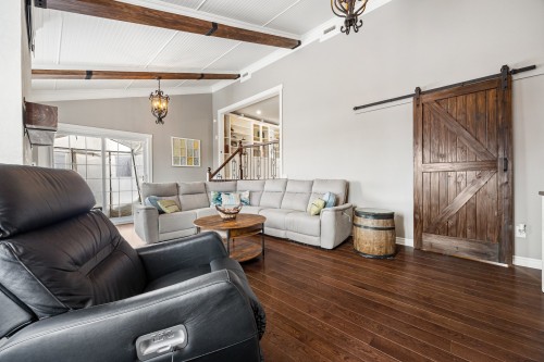 Salon - 29 Rue Du Couvent, Saint-Simon, QC - Indoor Photo Showing Living Room