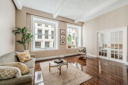 204 Rue de l'Hôpital  Montréal (Ville-Marie), QC H2V 1V8