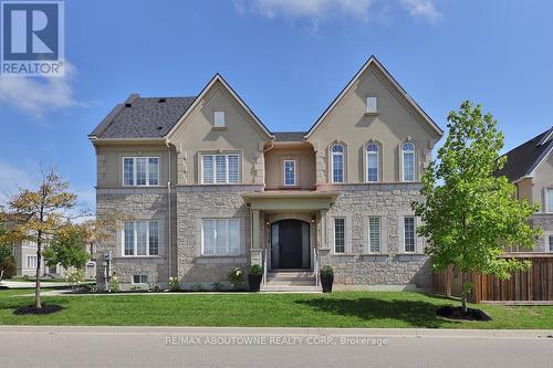 2163 VINELAND CRESCENT  Oakville, ON L6H 0J6