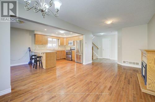 404 Tealby Crescent, Waterloo, ON - Indoor Photo Showing Kitchen