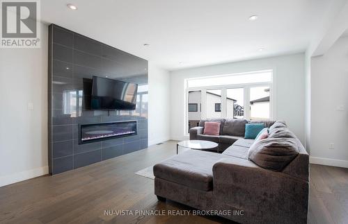 2187 Ironwood Road, London South (South K), ON - Indoor Photo Showing Living Room With Fireplace