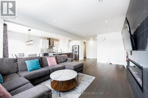 2187 Ironwood Road, London South (South K), ON - Indoor Photo Showing Living Room