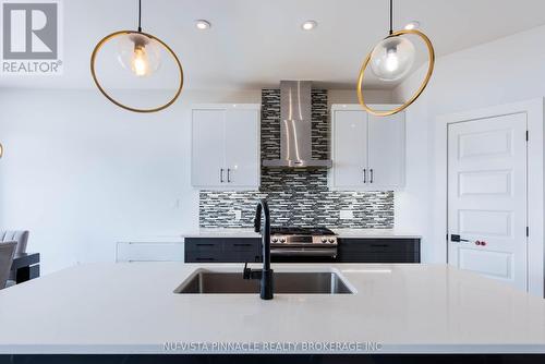 2187 Ironwood Road, London South (South K), ON - Indoor Photo Showing Kitchen With Double Sink
