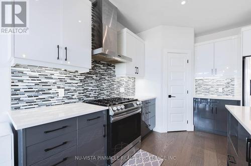 2187 Ironwood Road, London South (South K), ON - Indoor Photo Showing Kitchen With Upgraded Kitchen