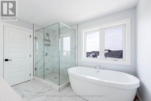2187 Ironwood Road, London South (South K), ON - Indoor Photo Showing Bathroom